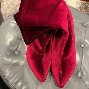 3/$25 Raye Sz 10 Red Velvet Look Pull On Block Heel Pointy Ankle Boot